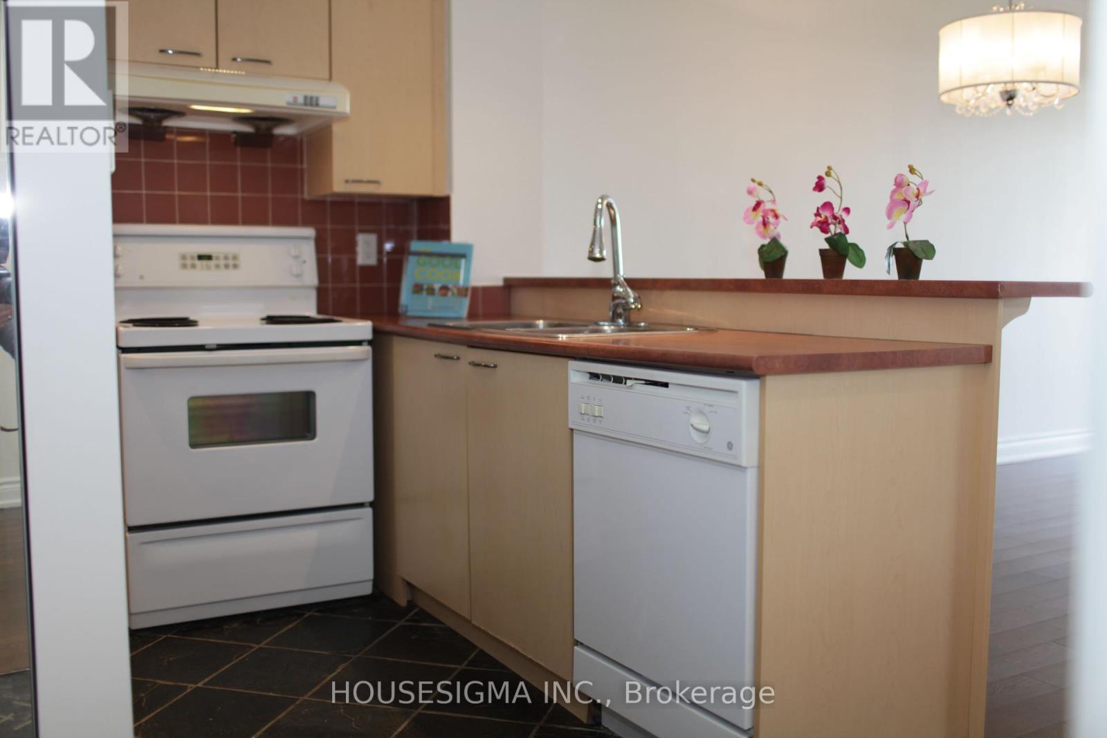 Photo 25 of 1208 2 Clairtrell Road, Toronto ON