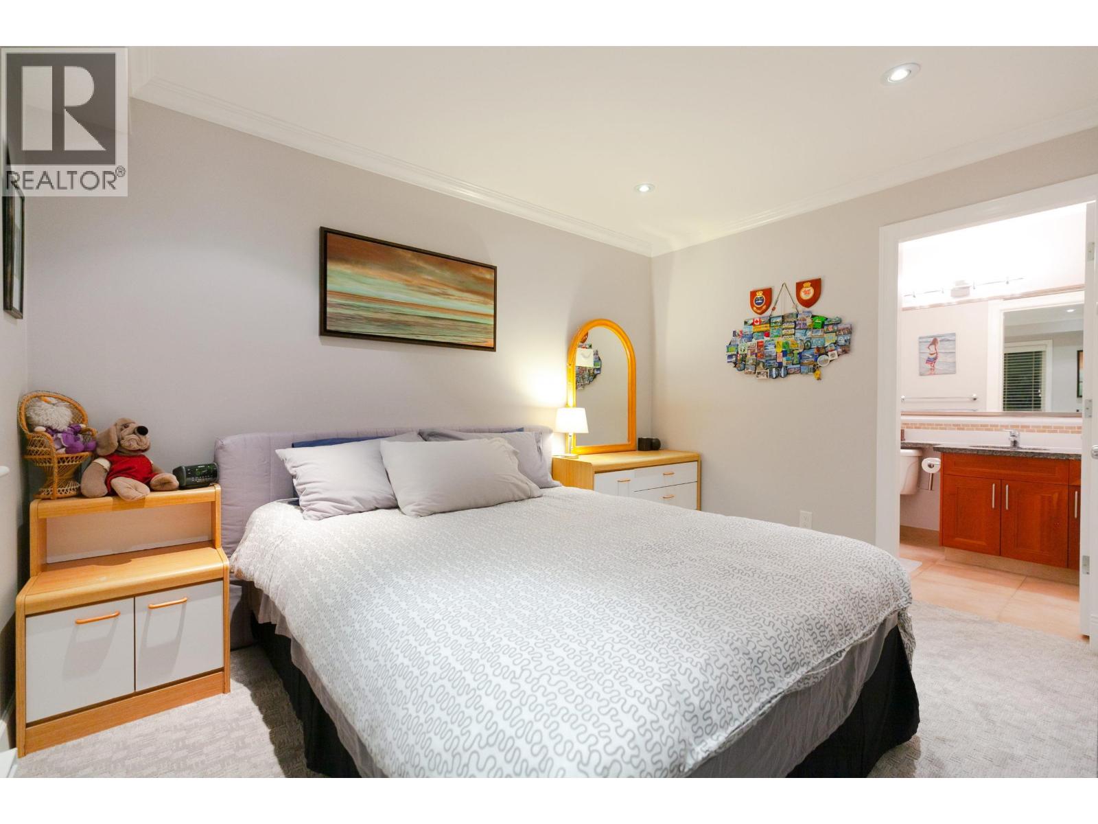 Photo 4 of 1 1137 Barclay Street, Vancouver BC