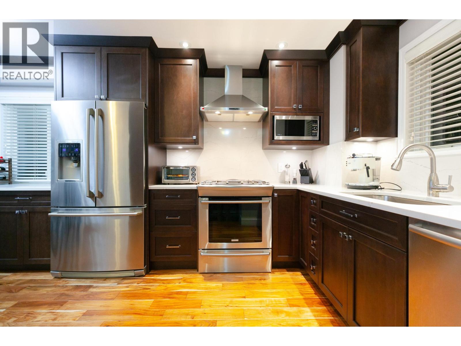 Photo 2 of 1 1137 Barclay Street, Vancouver BC