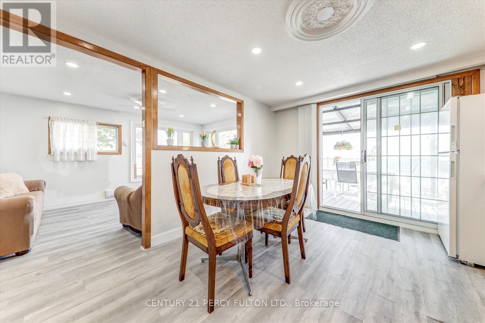 Photo 21 of 135 Cedar Crest Beach Road, Clarington ON