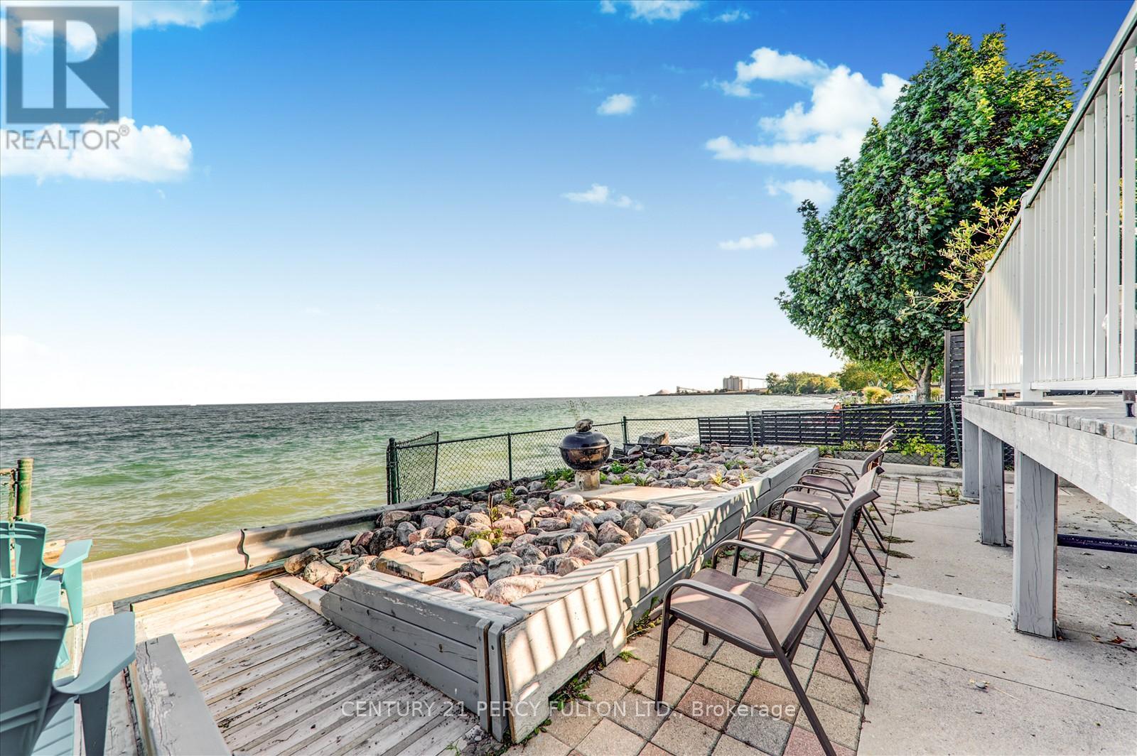 Photo 32 of 135 Cedar Crest Beach Road, Clarington ON