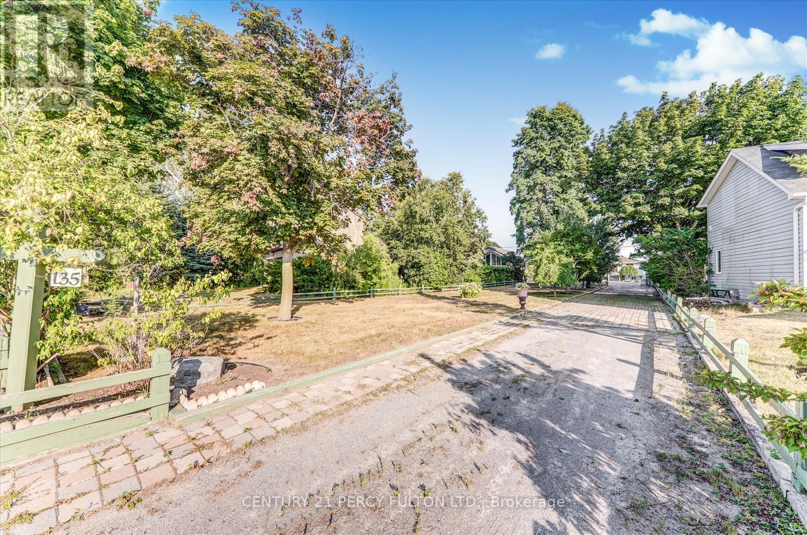 Photo 38 of 135 Cedar Crest Beach Road, Clarington ON
