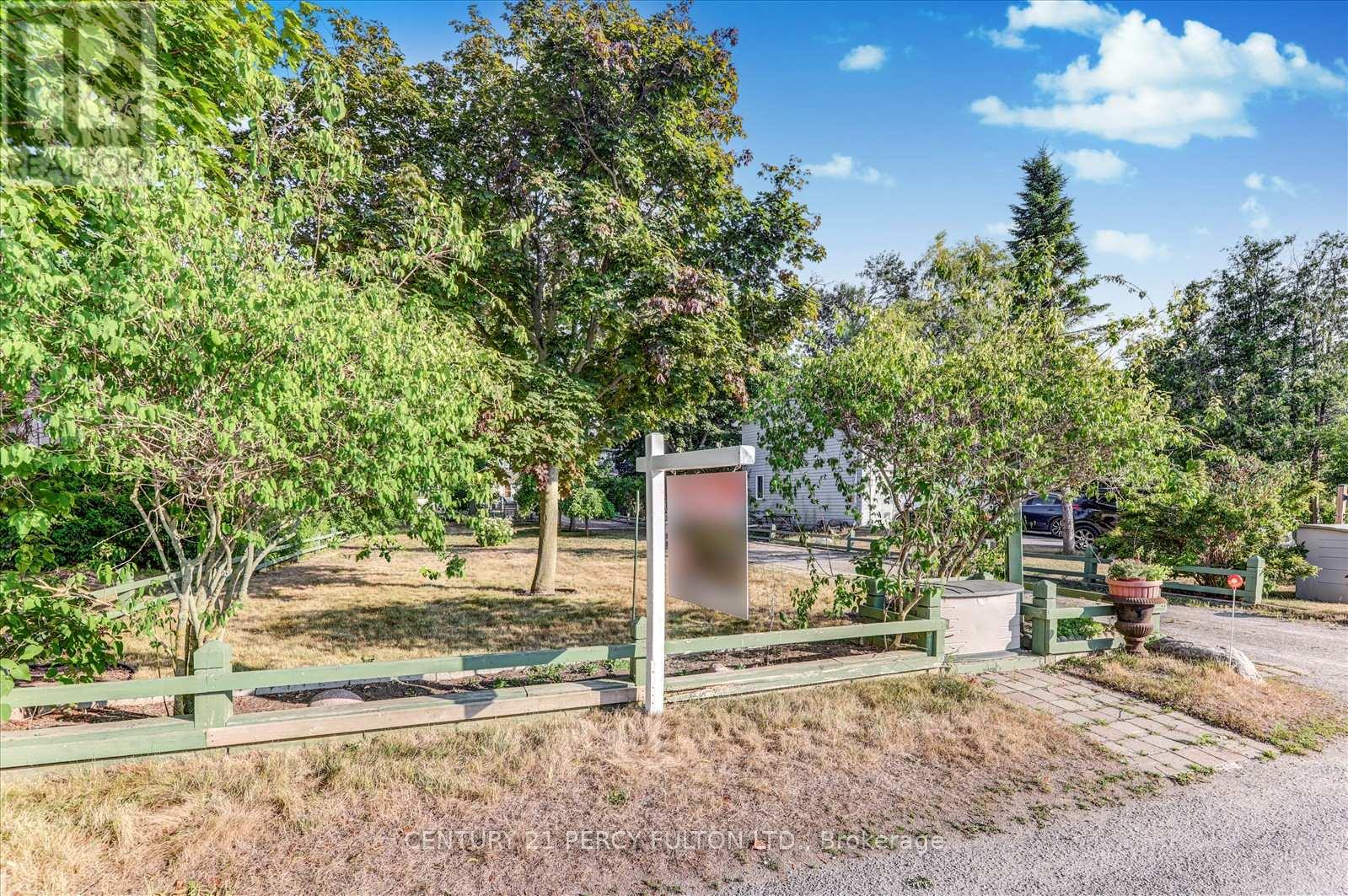 Photo 39 of 135 Cedar Crest Beach Road, Clarington ON