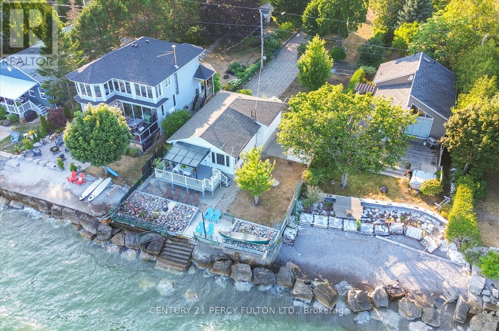Photo 43 of 135 Cedar Crest Beach Road, Clarington ON
