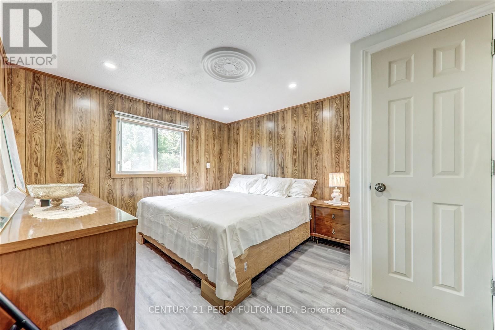 Photo 7 of 135 Cedar Crest Beach Road, Clarington ON