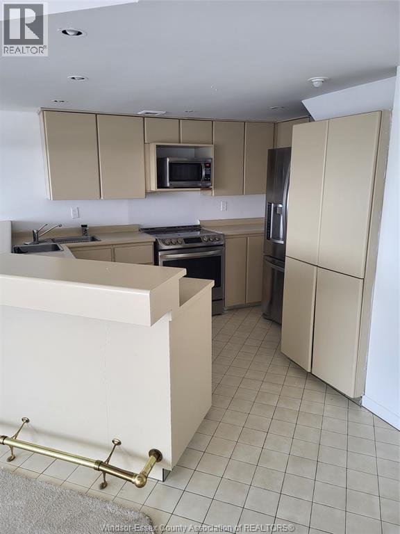 Photo 6 of 380 Pelissier Unit 1302, Windsor ON