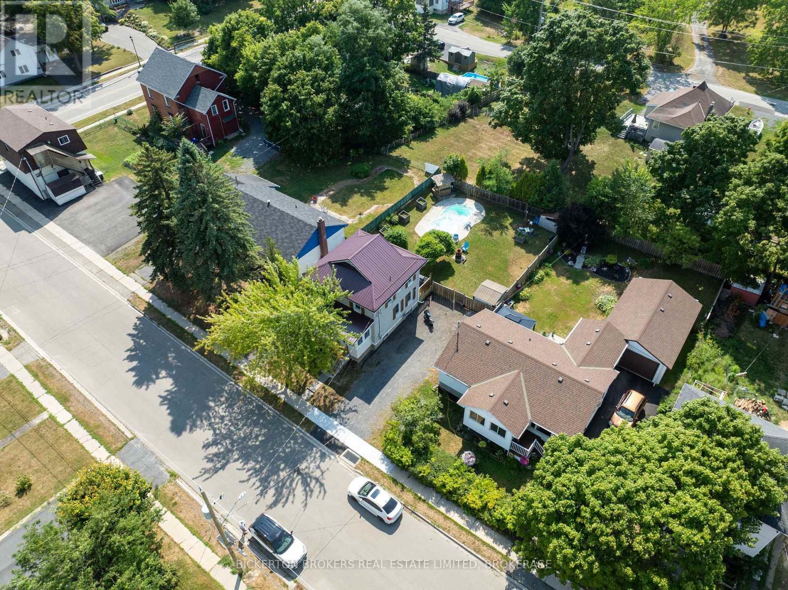 Photo 22 of 40 Elm Street, Gananoque ON