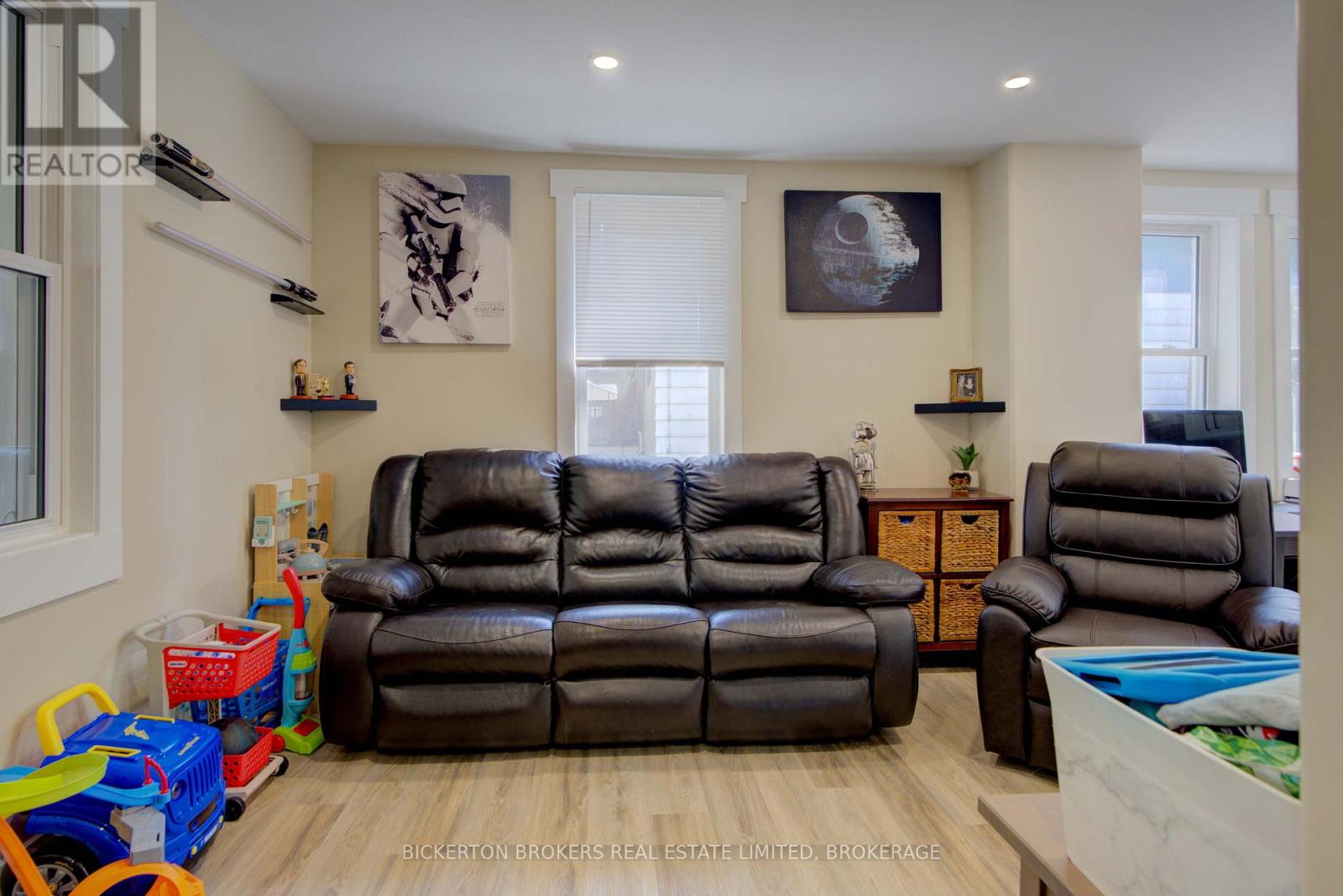Photo 30 of 40 Elm Street, Gananoque ON
