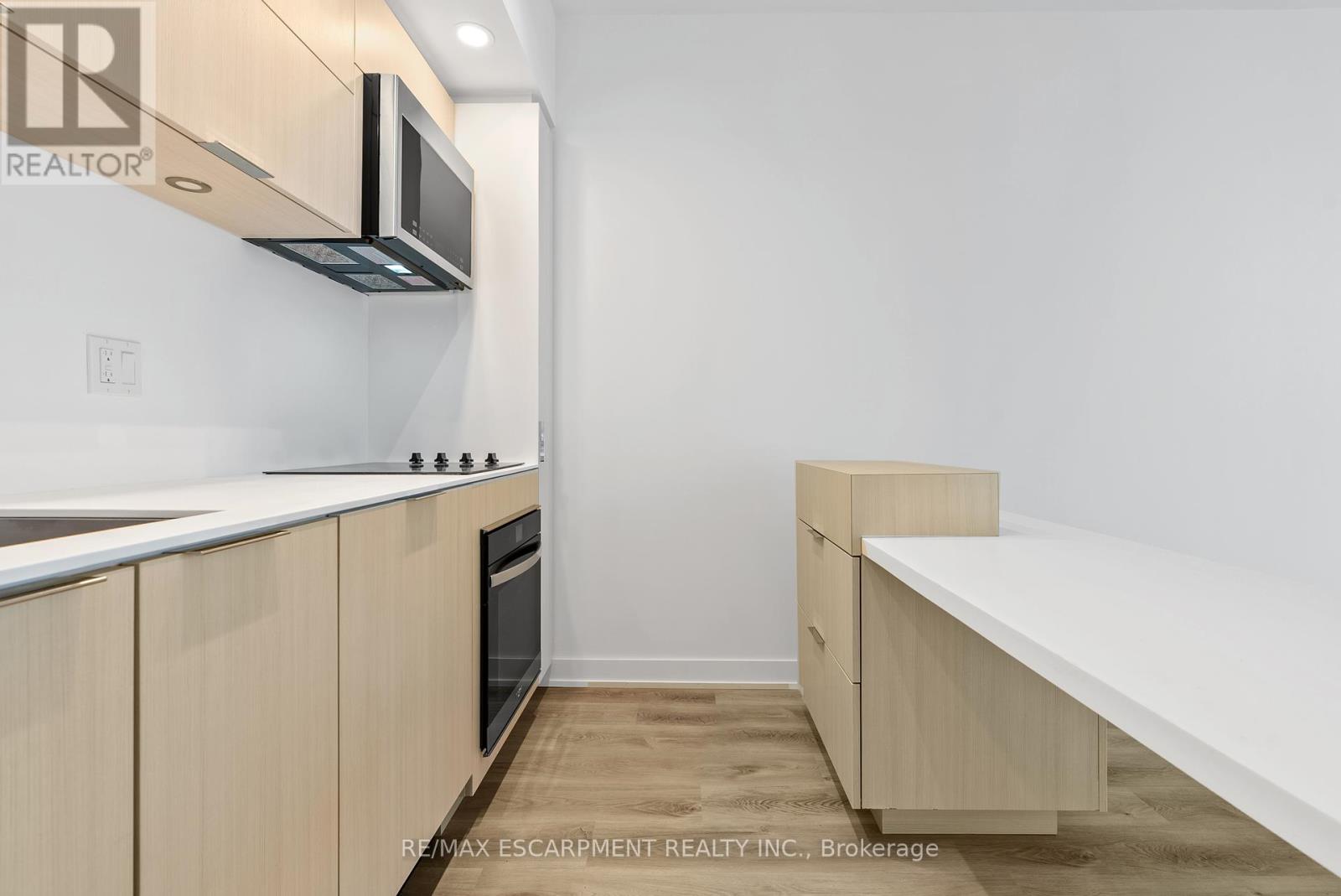 Photo 9 of 2106 370 Martha Street, Burlington ON