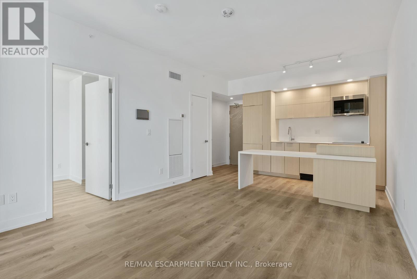 Photo 22 of 2106 370 Martha Street, Burlington ON