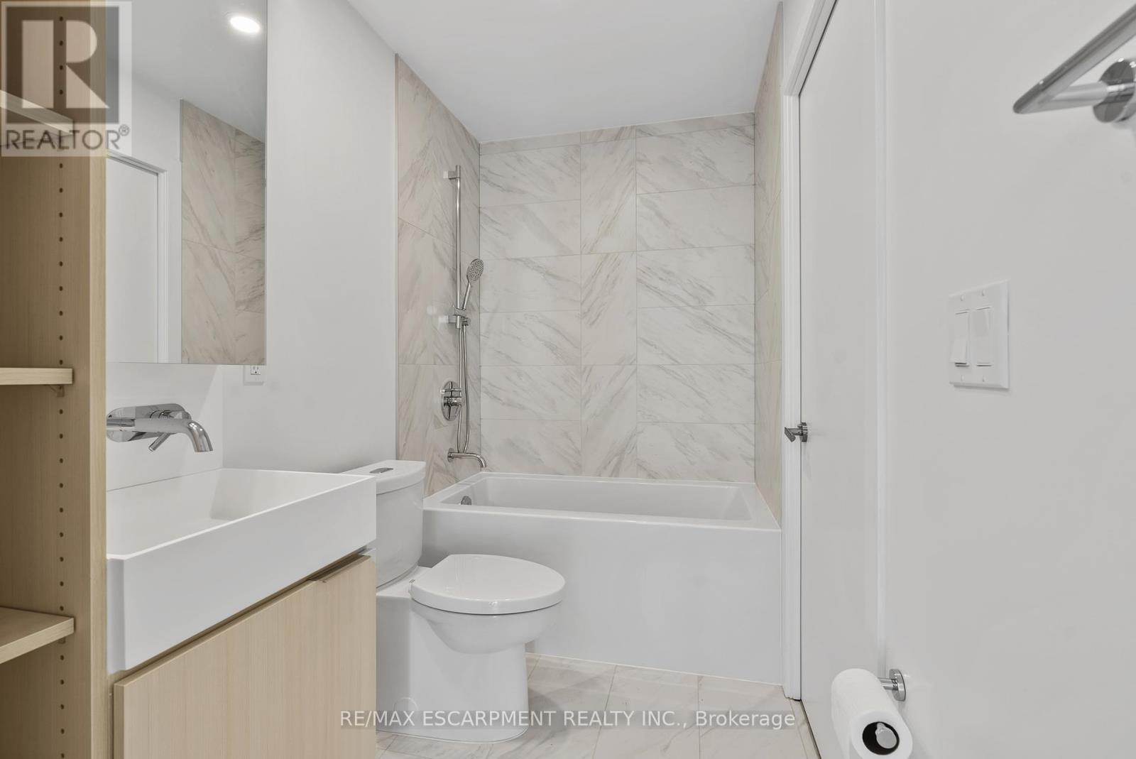Photo 25 of 2106 370 Martha Street, Burlington ON