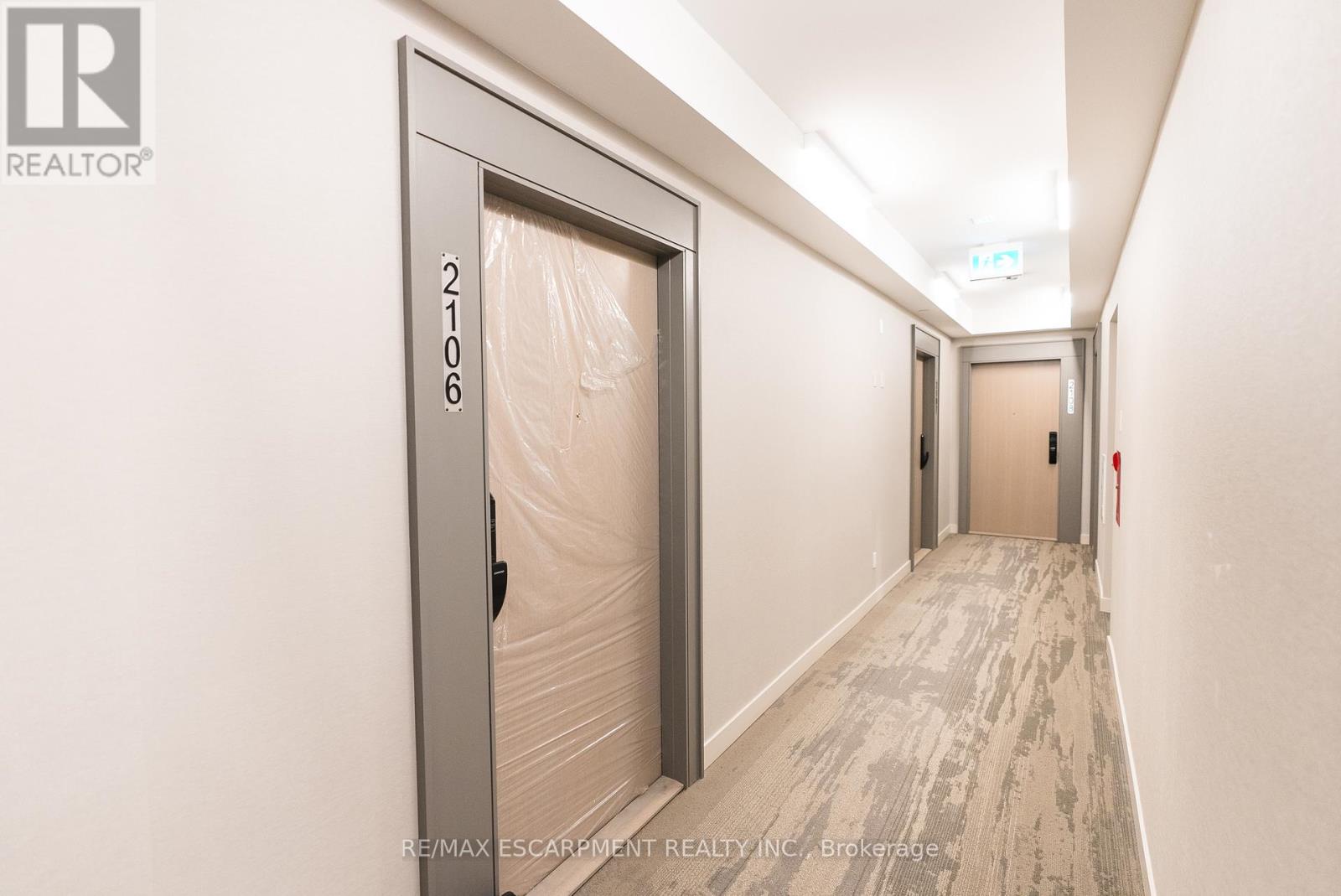 Photo 8 of 2106 370 Martha Street, Burlington ON