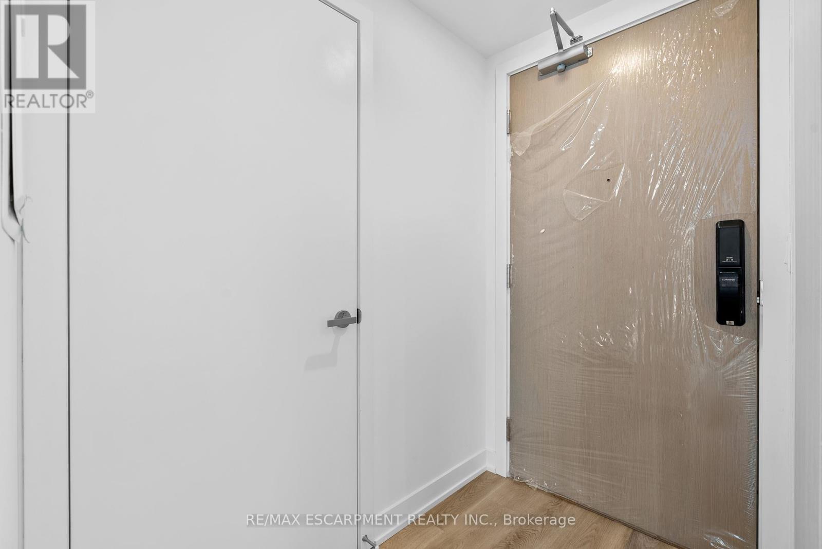 Photo 20 of 2106 370 Martha Street, Burlington ON