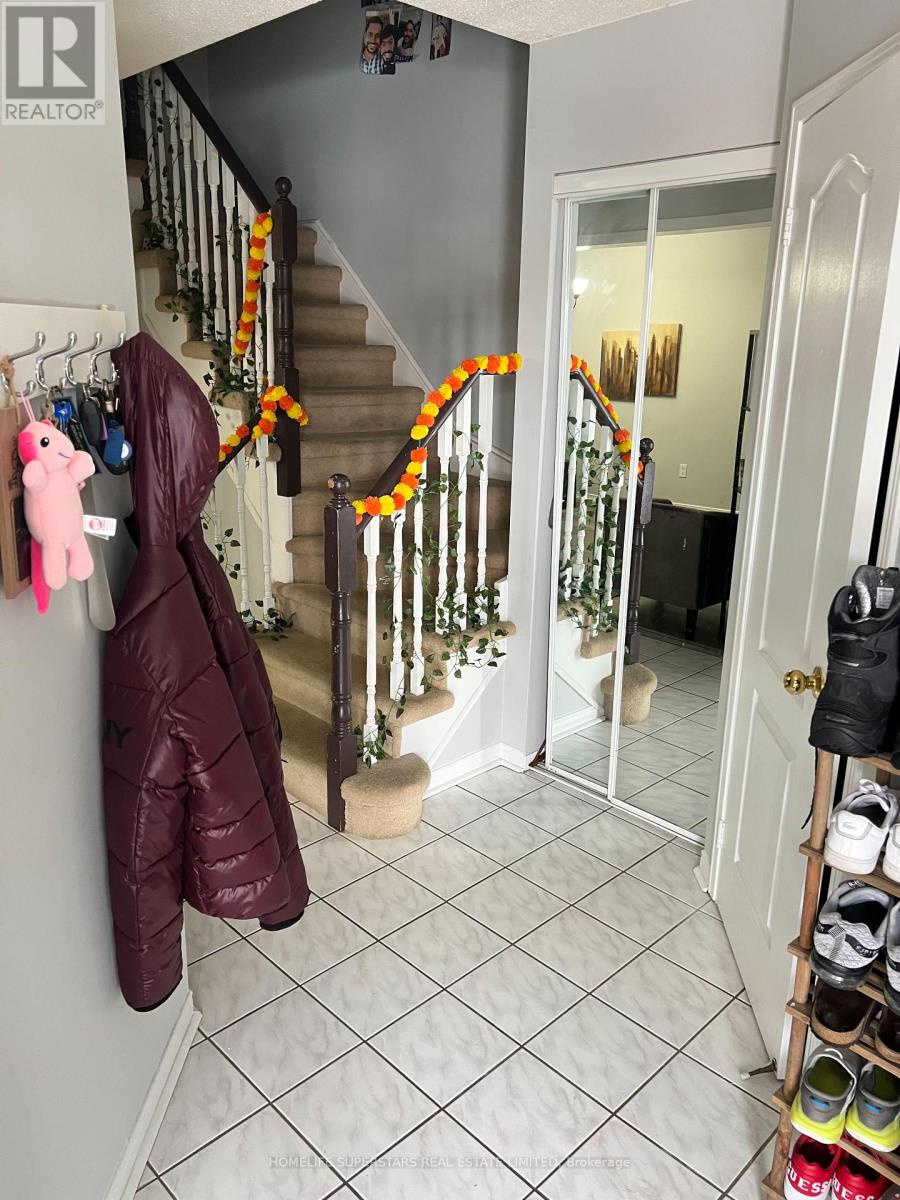 Photo 19 of 6119 Clover Ridge Crescent, Mississauga ON