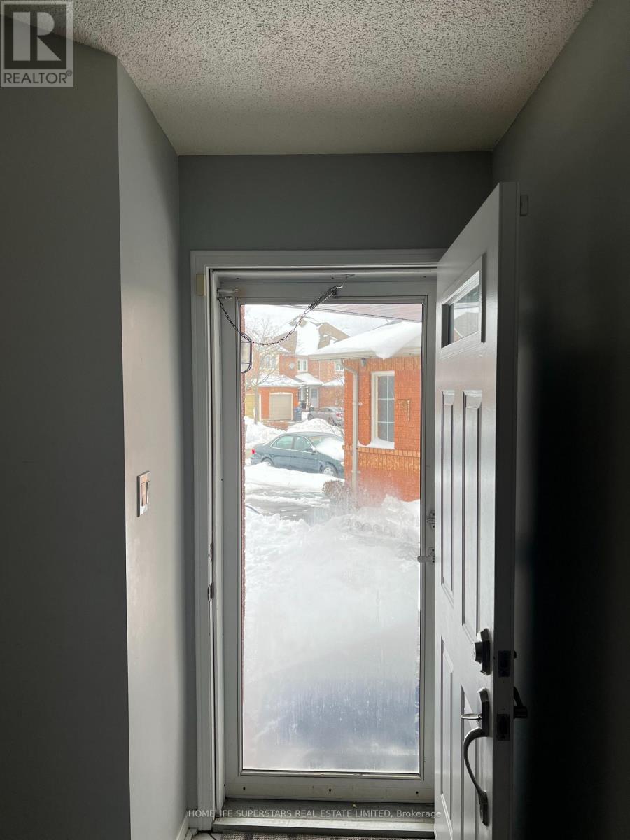 Photo 4 of 6119 Clover Ridge Crescent, Mississauga ON