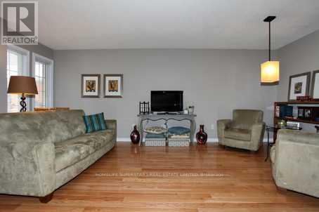 Photo 5 of 6119 Clover Ridge Crescent, Mississauga ON