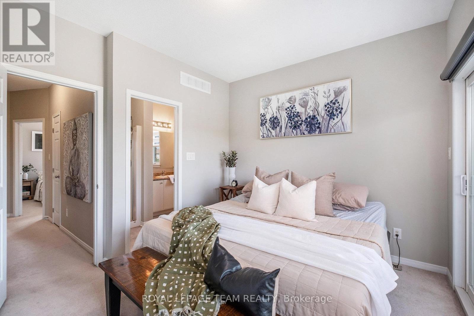 Photo 13 of 58 168 Urbancrest Private, Ottawa ON