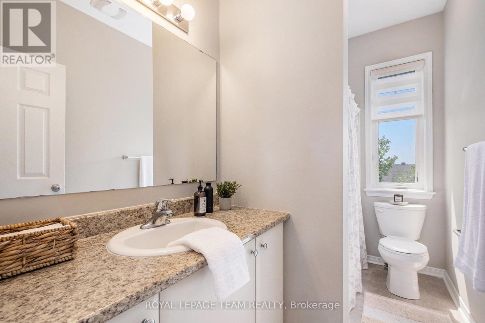Photo 18 of 58 168 Urbancrest Private, Ottawa ON