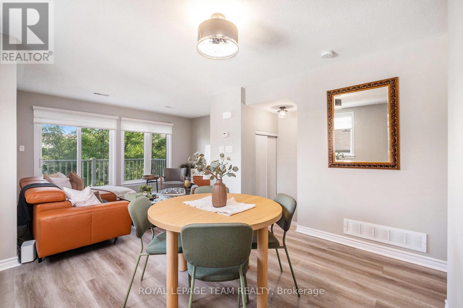 Photo 7 of 58 168 Urbancrest Private, Ottawa ON