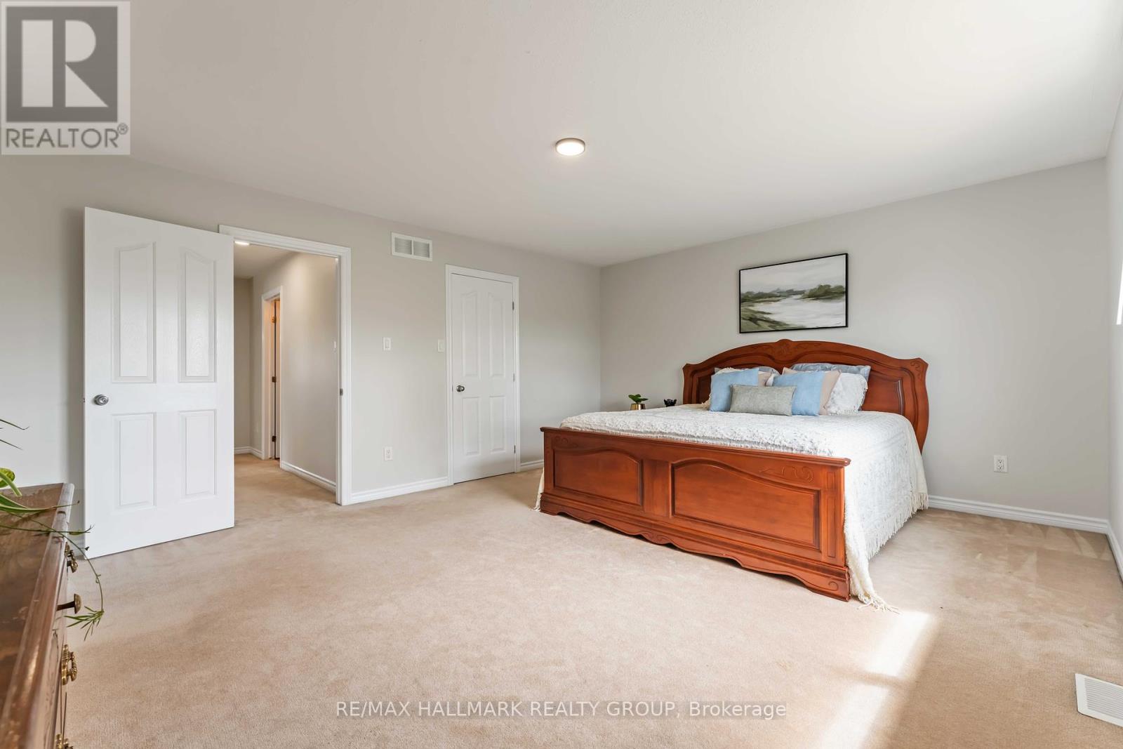 Photo 19 of 656 Everlasting Crescent, Ottawa ON
