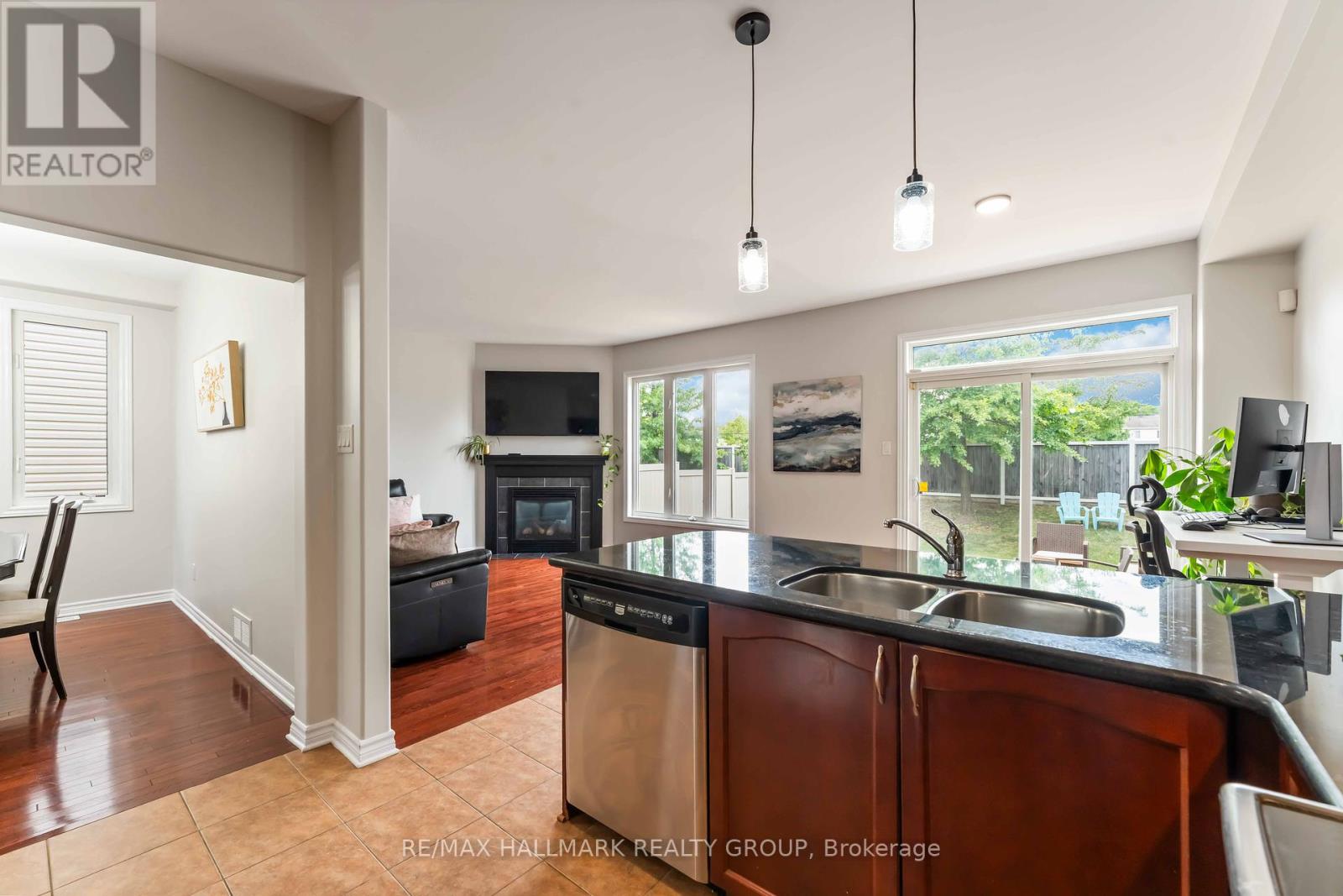 Photo 9 of 656 Everlasting Crescent, Ottawa ON