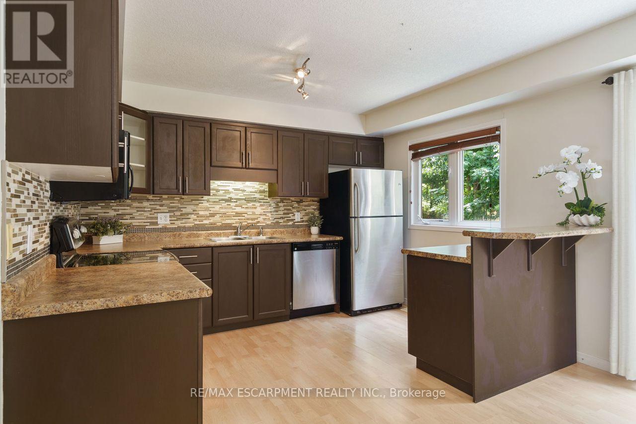 Photo 8 of P 87 175 David Bergey Drive, Kitchener ON