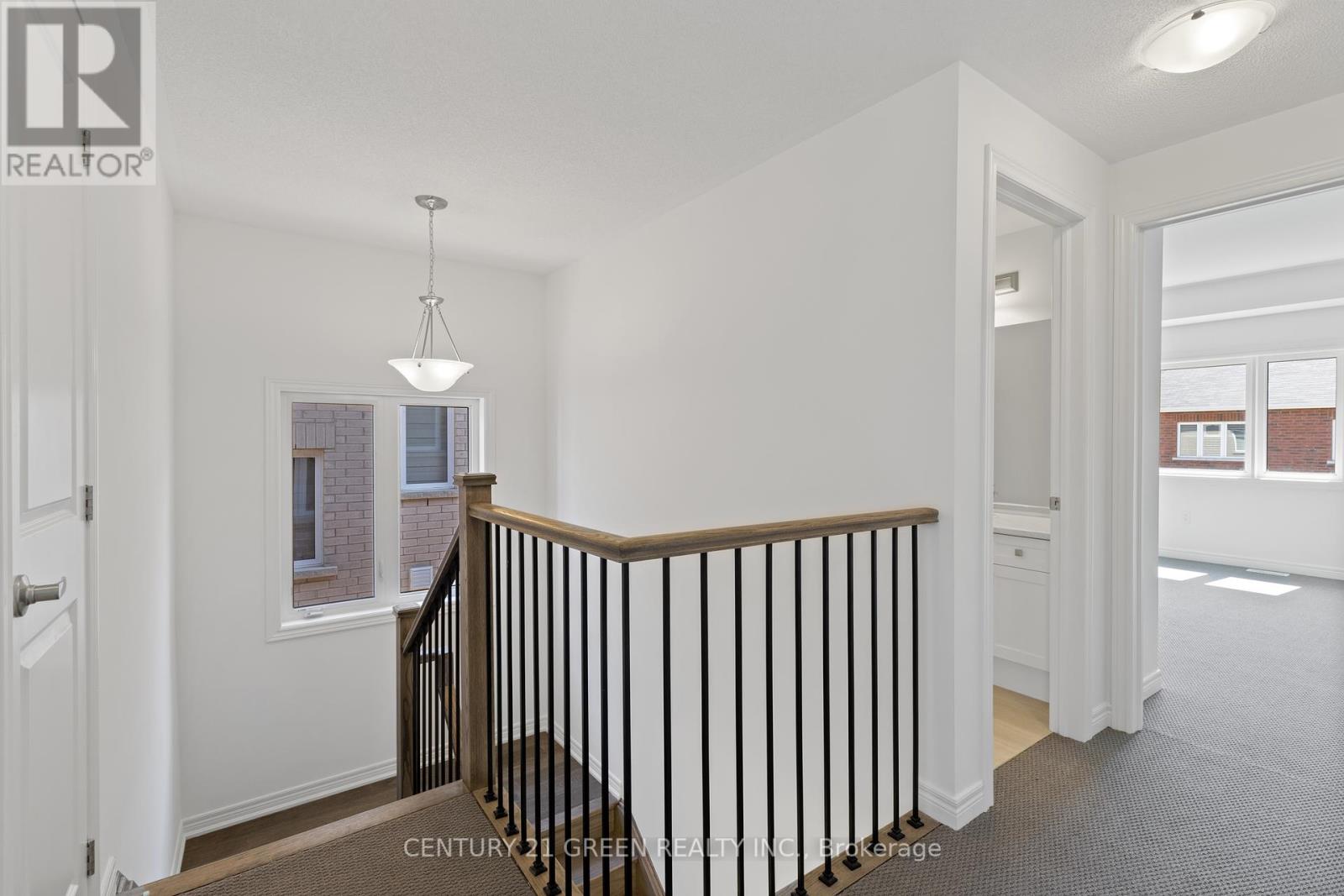 Photo 11 of Main 8 Shawbridge Court, Hamilton ON