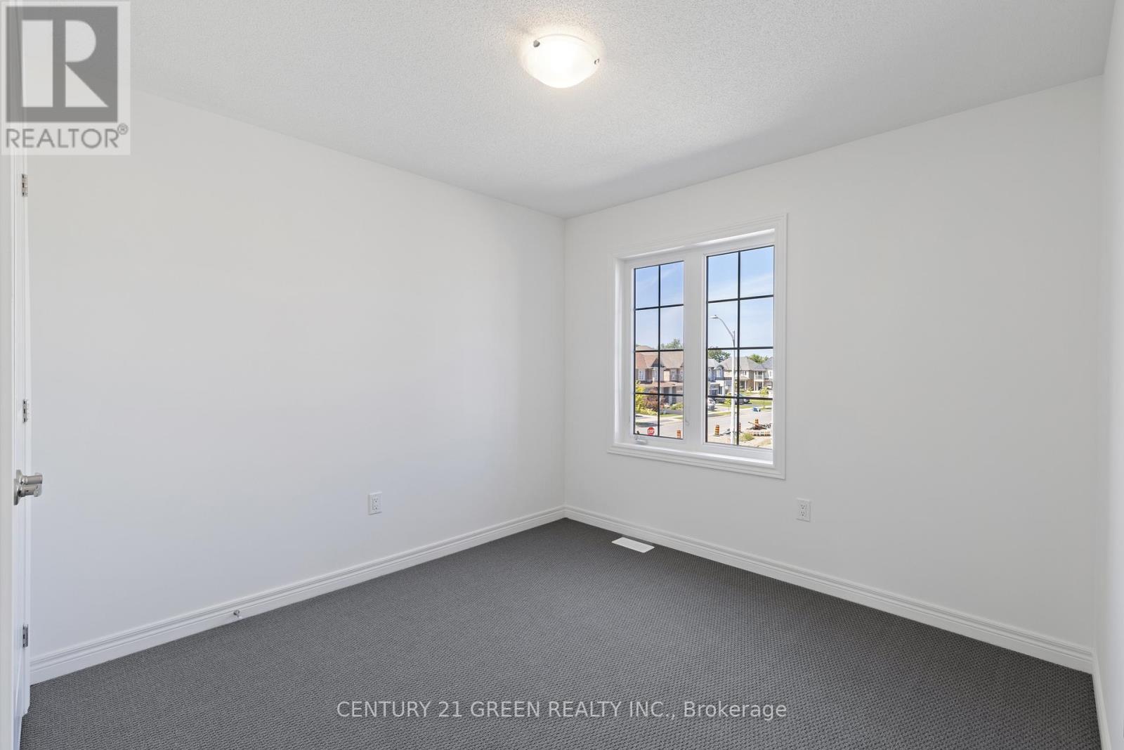 Photo 9 of Main 8 Shawbridge Court, Hamilton ON
