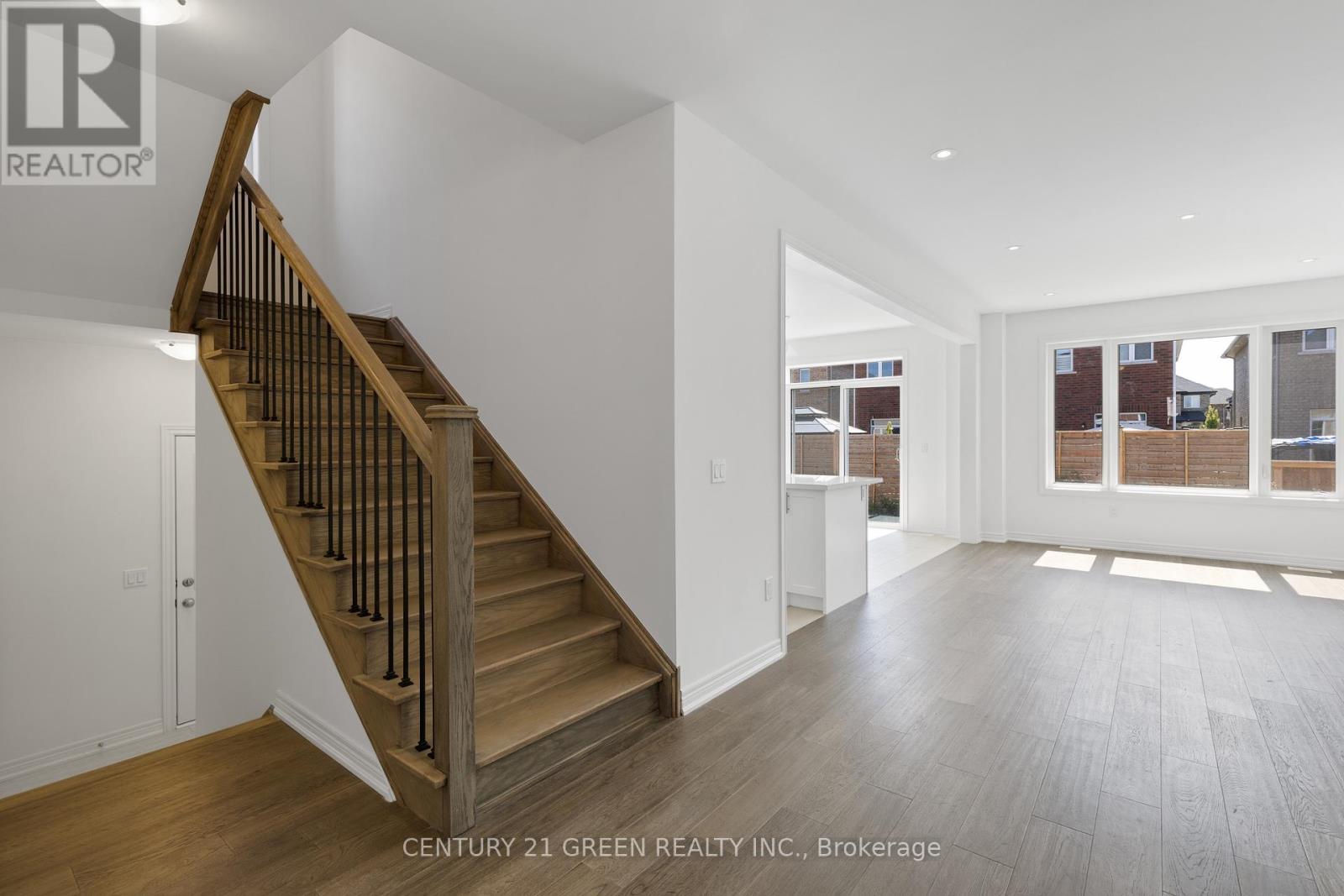 Photo 13 of Main 8 Shawbridge Court, Hamilton ON
