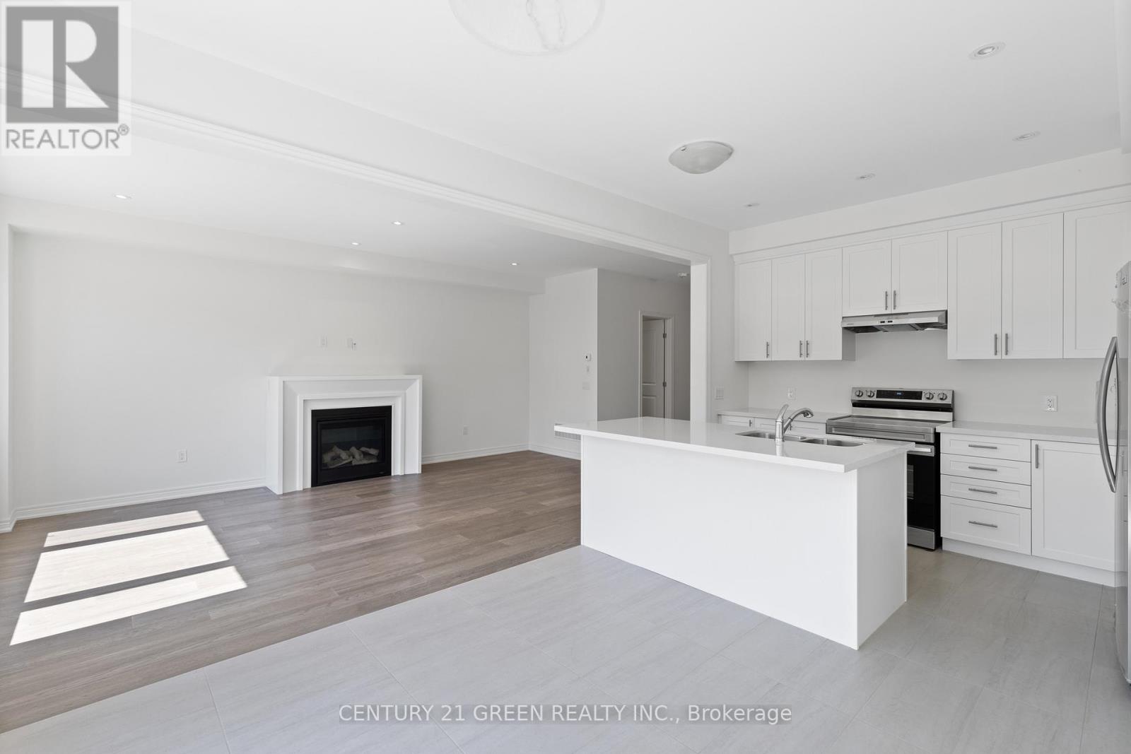 Photo 3 of Main 8 Shawbridge Court, Hamilton ON