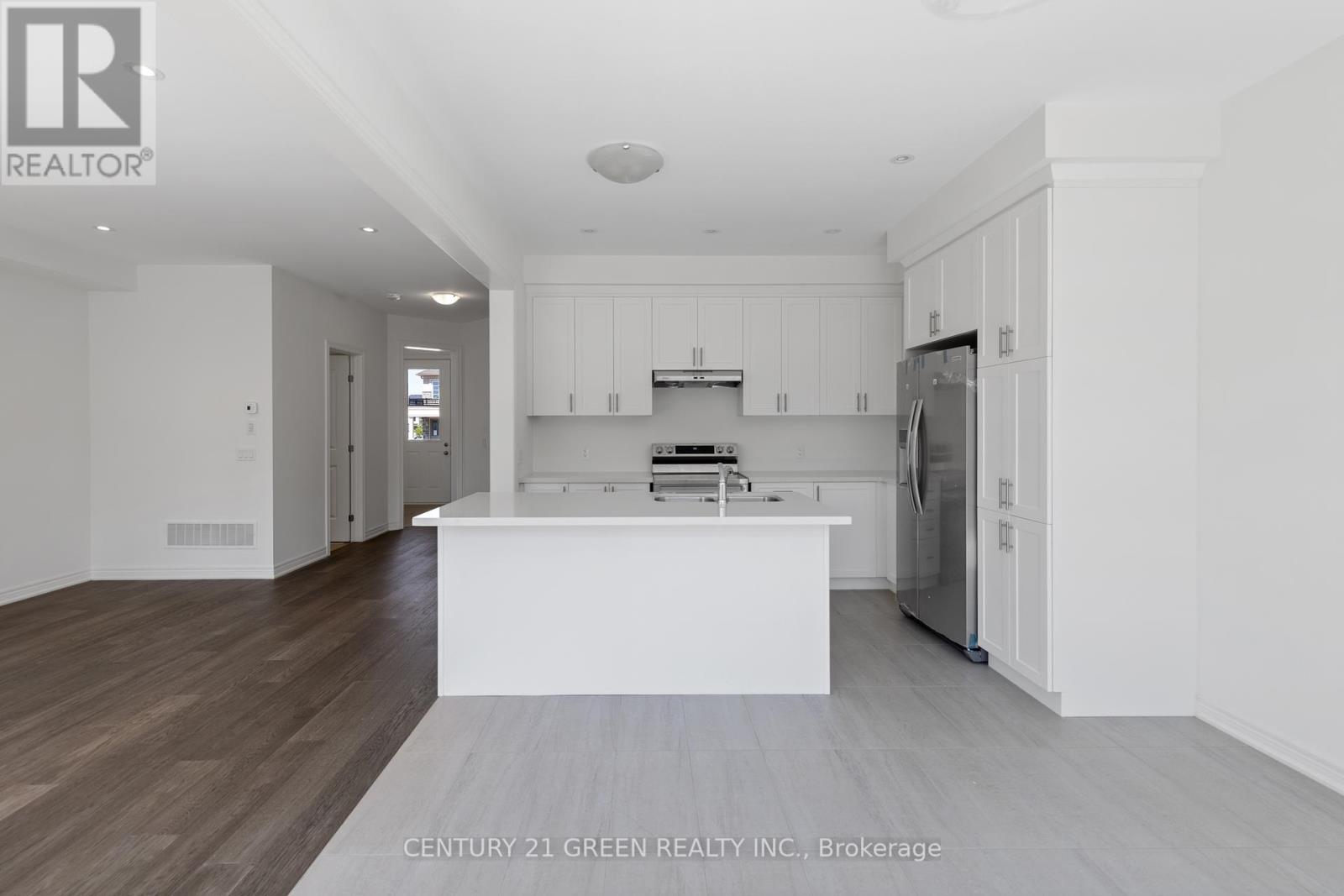 Photo 18 of Main 8 Shawbridge Court, Hamilton ON
