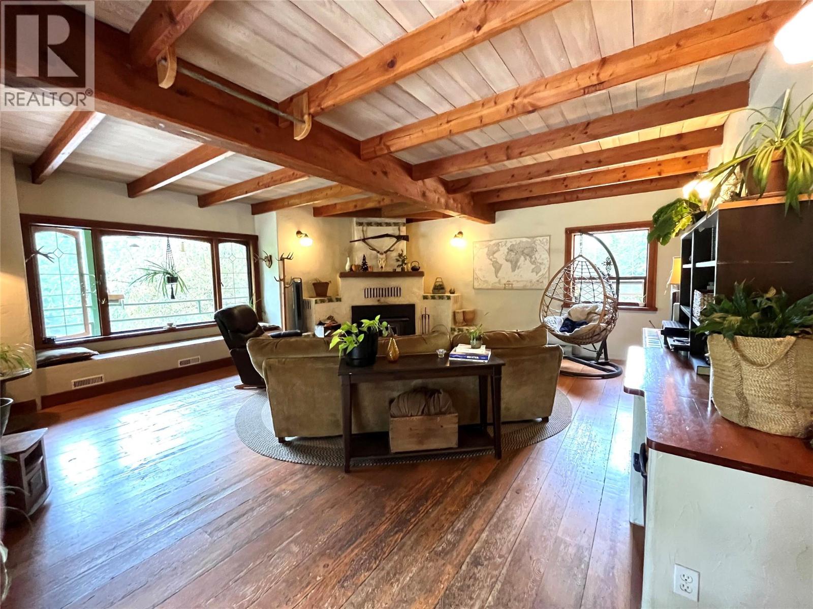 Photo 6 of 7138 Graham Road, Winlaw BC