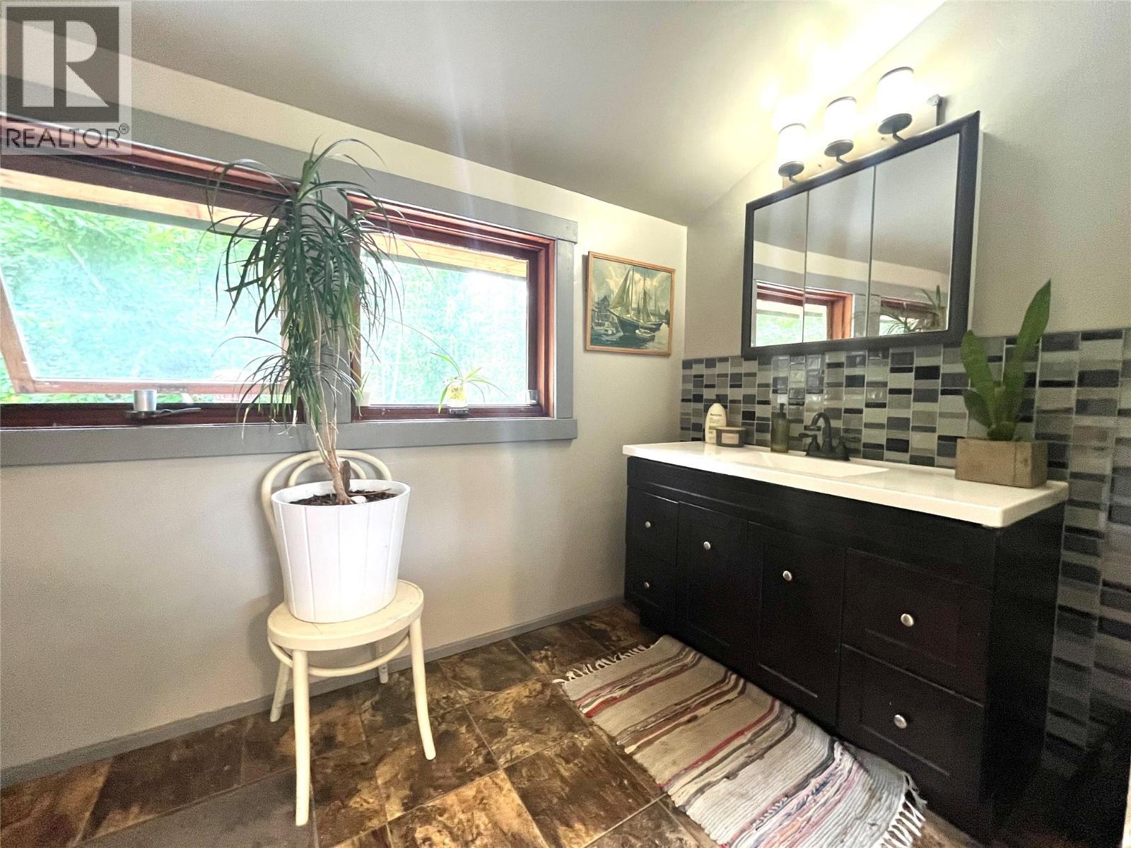 Photo 11 of 7138 Graham Road, Winlaw BC