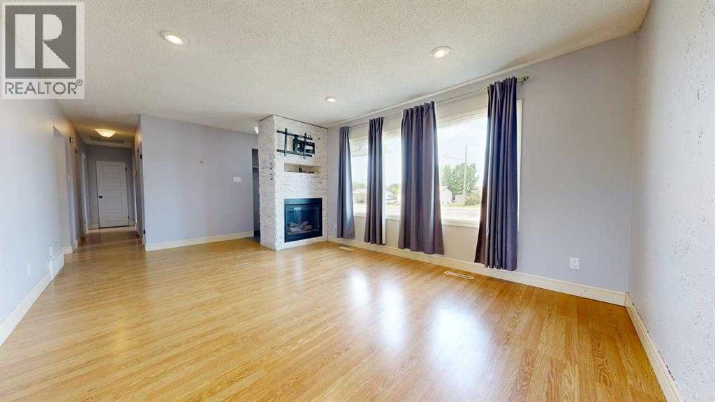 Single Family House Bungalow for Sale in   Avenue Mountview Grande Prairie 