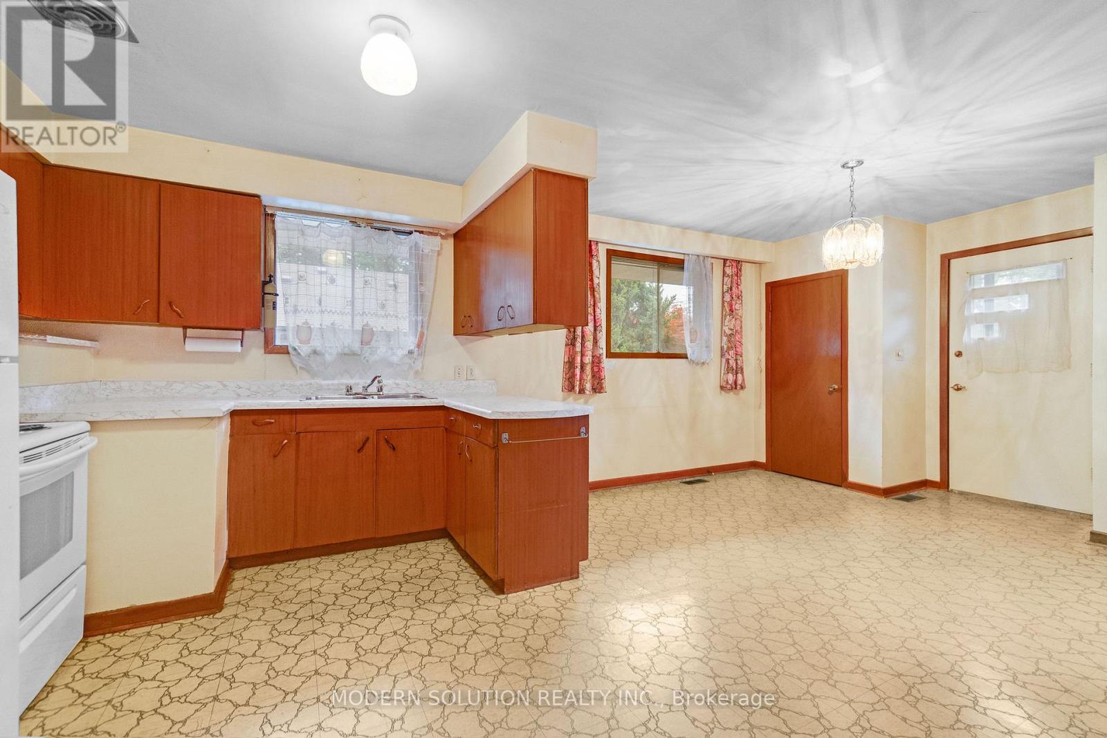 Photo 41 of 177 Eaglewood Boulevard, Mississauga ON