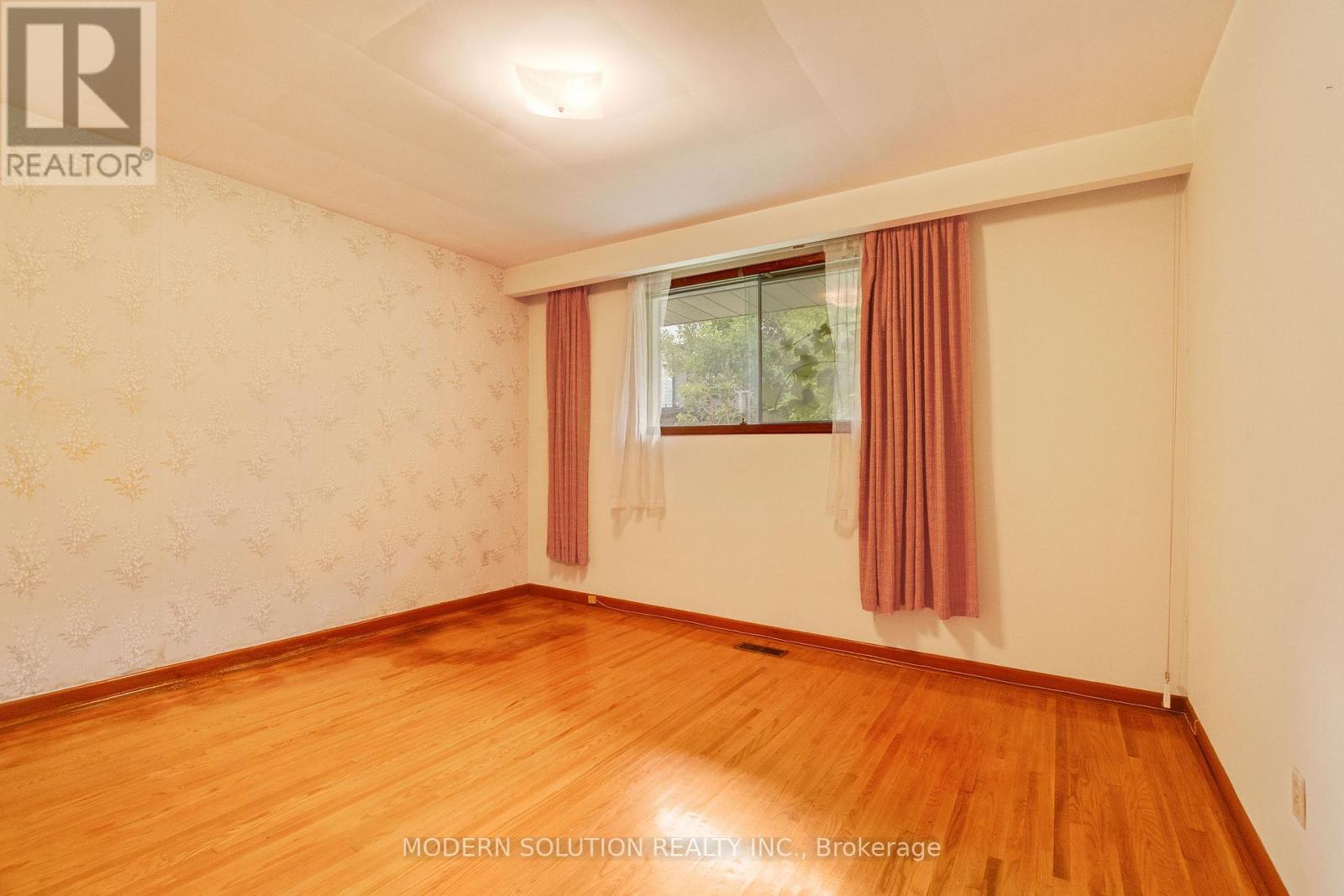 Photo 17 of 177 Eaglewood Boulevard, Mississauga ON