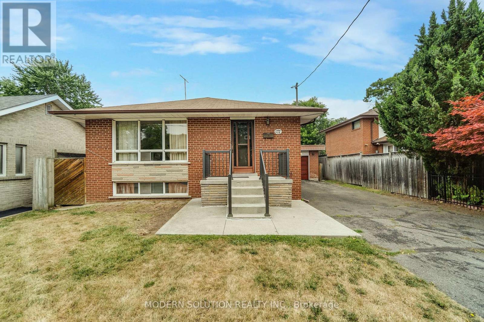 Photo 16 of 177 Eaglewood Boulevard, Mississauga ON