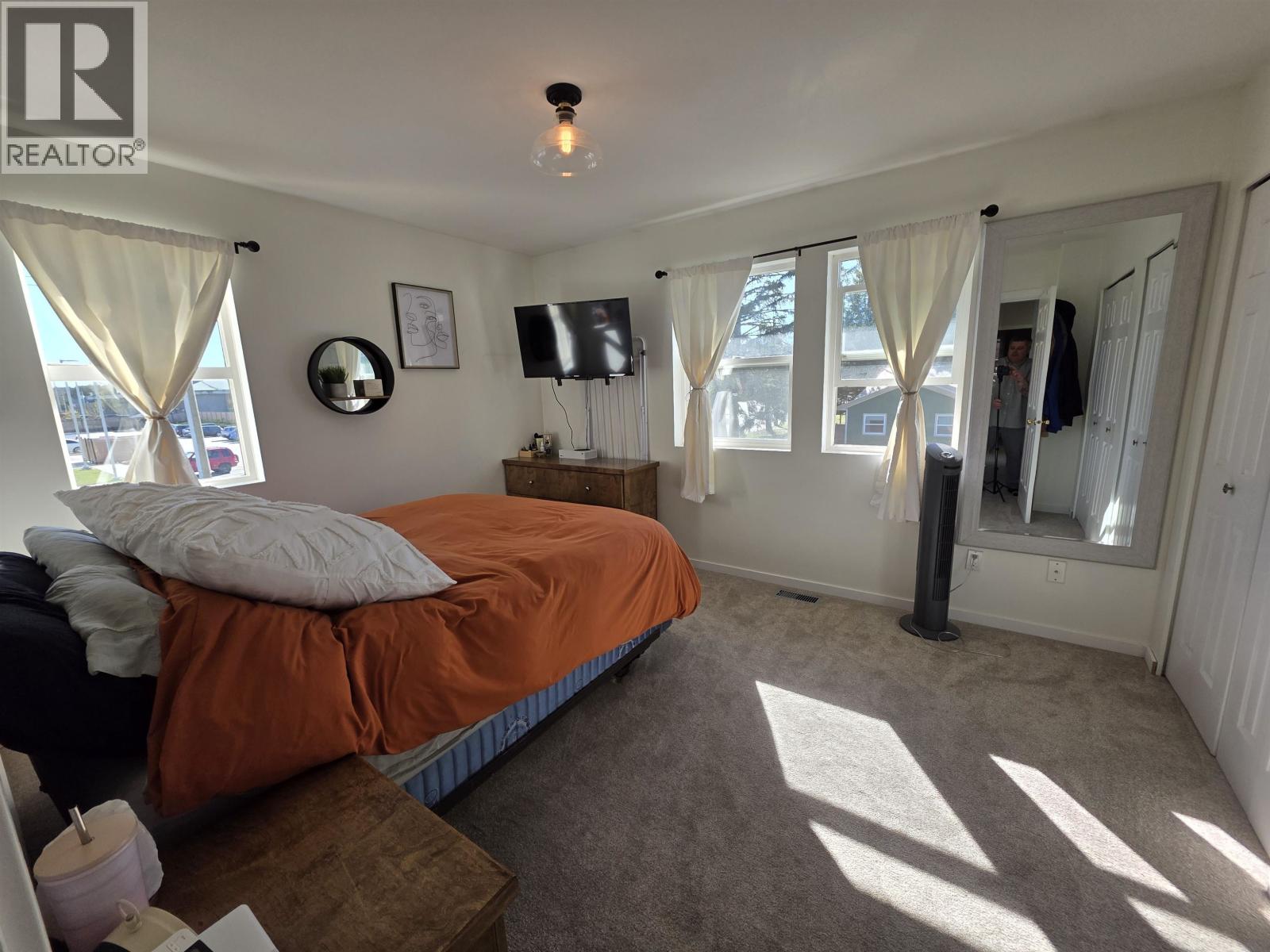 101 4822 LAZELLE AVENUE, Terrace