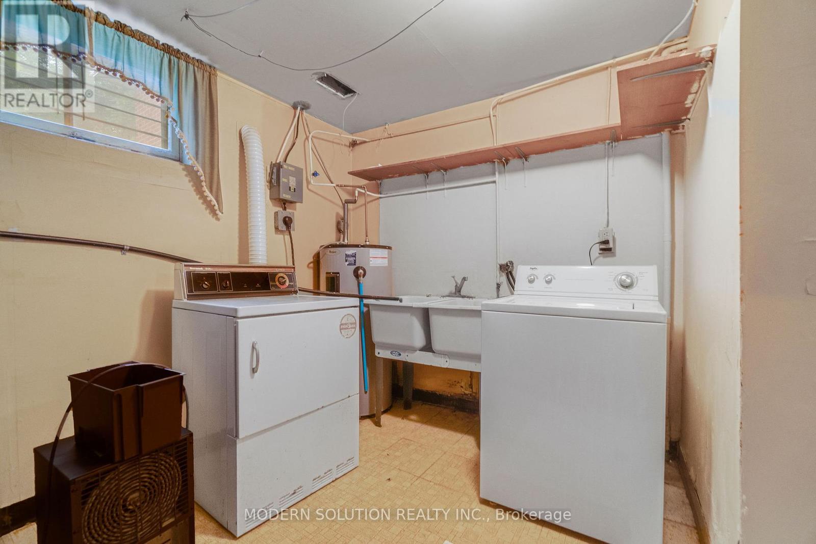 Photo 9 of 177 Eaglewood Boulevard, Mississauga ON