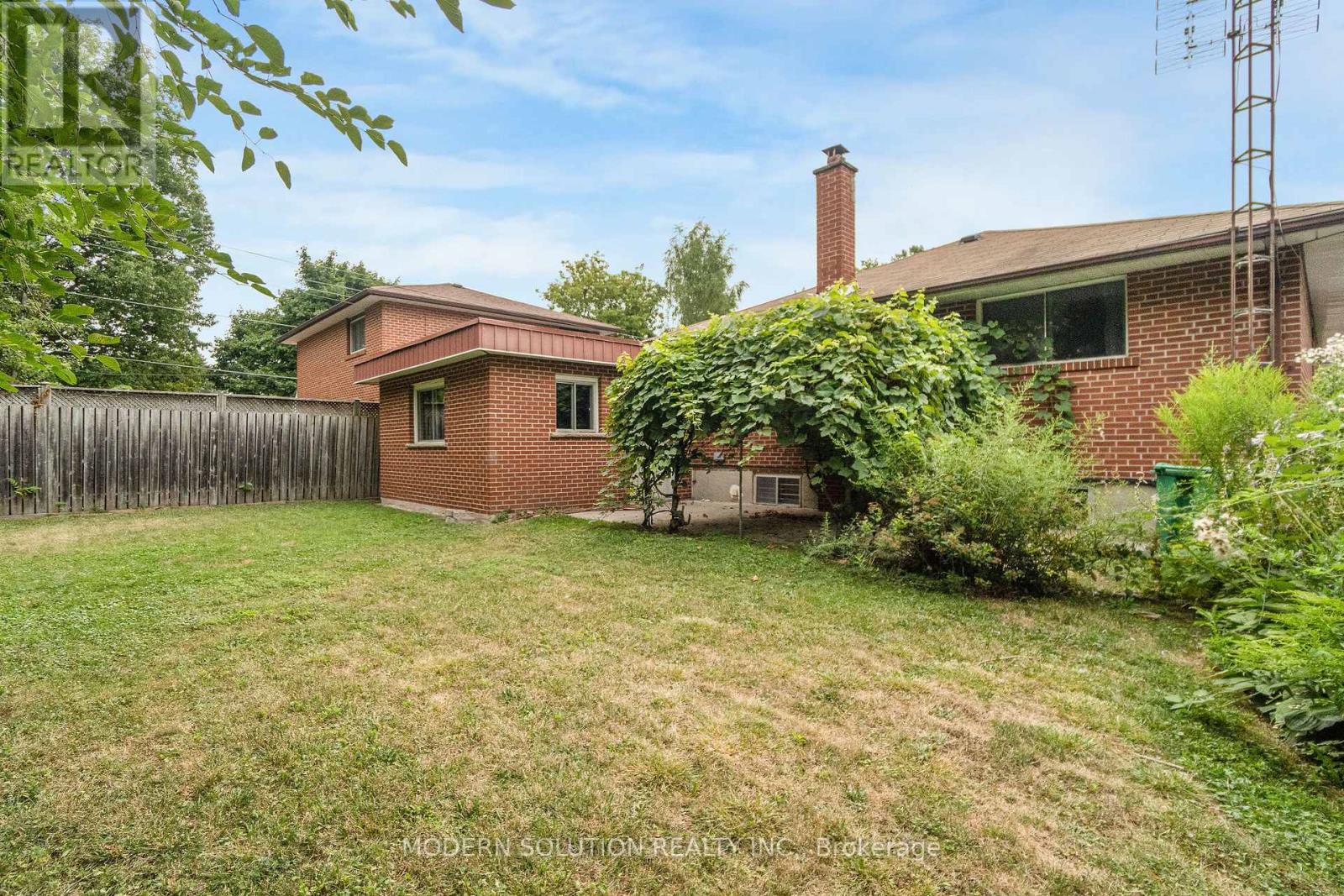 Photo 24 of 177 Eaglewood Boulevard, Mississauga ON