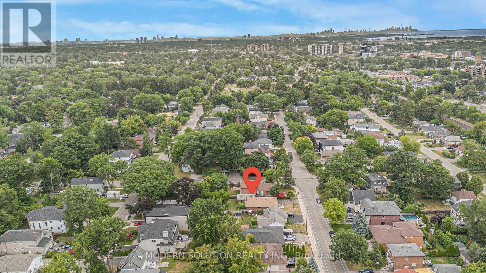 Photo 2 of 177 Eaglewood Boulevard, Mississauga ON