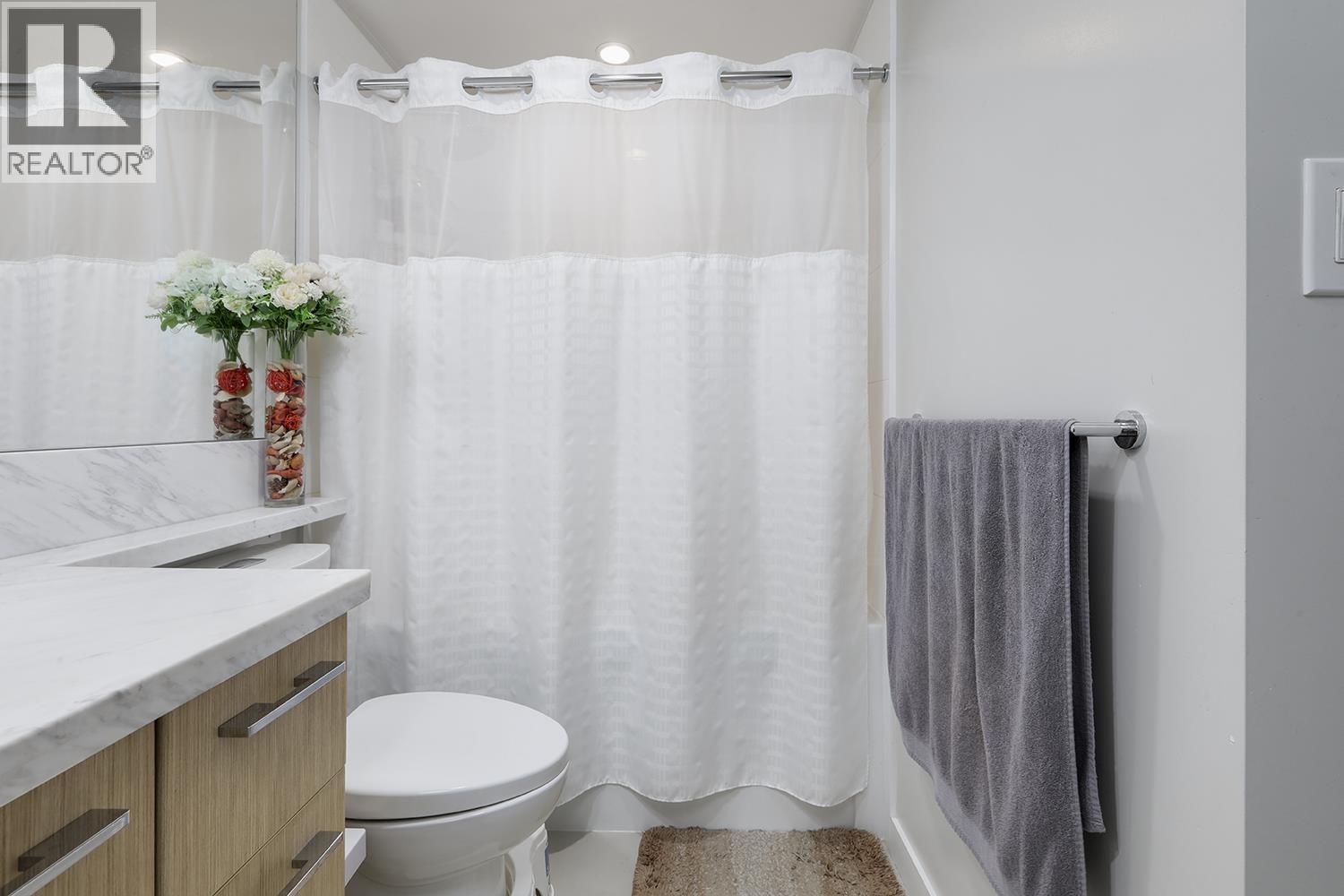 Photo 12 of 2107 3093 Windsor Gate, Coquitlam BC