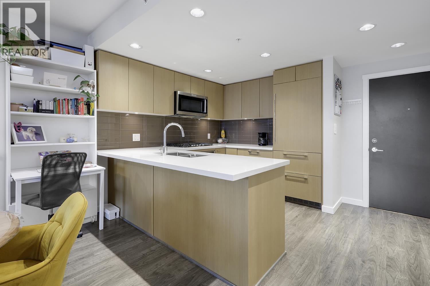 Photo 6 of 2107 3093 Windsor Gate, Coquitlam BC