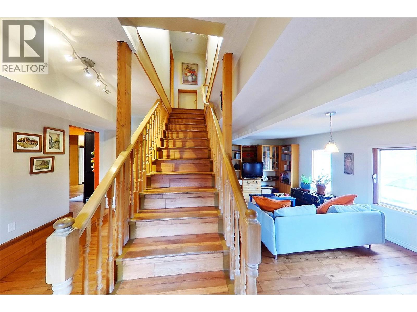  6422 Mack Road, Peachland