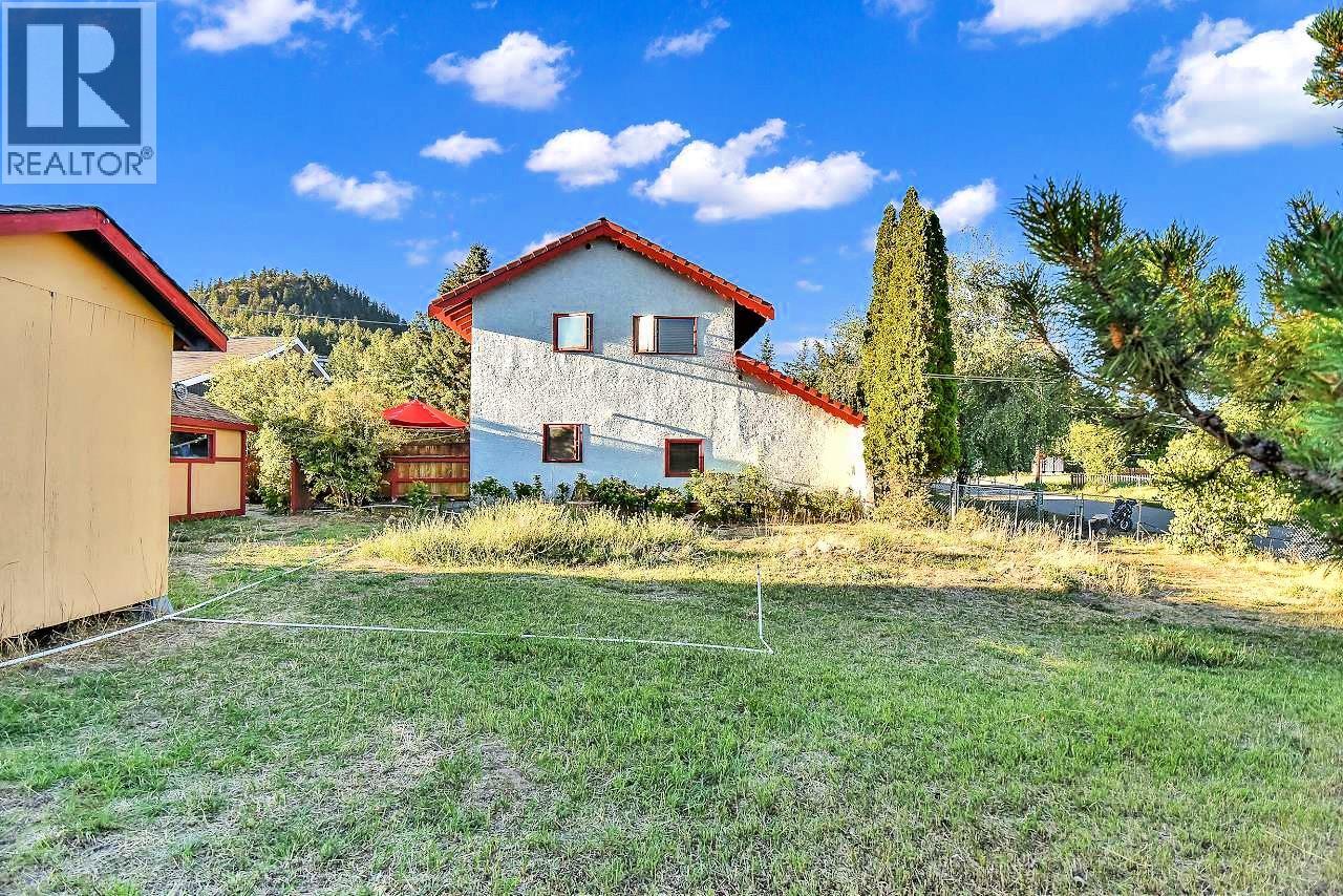  6422 Mack Road, Peachland