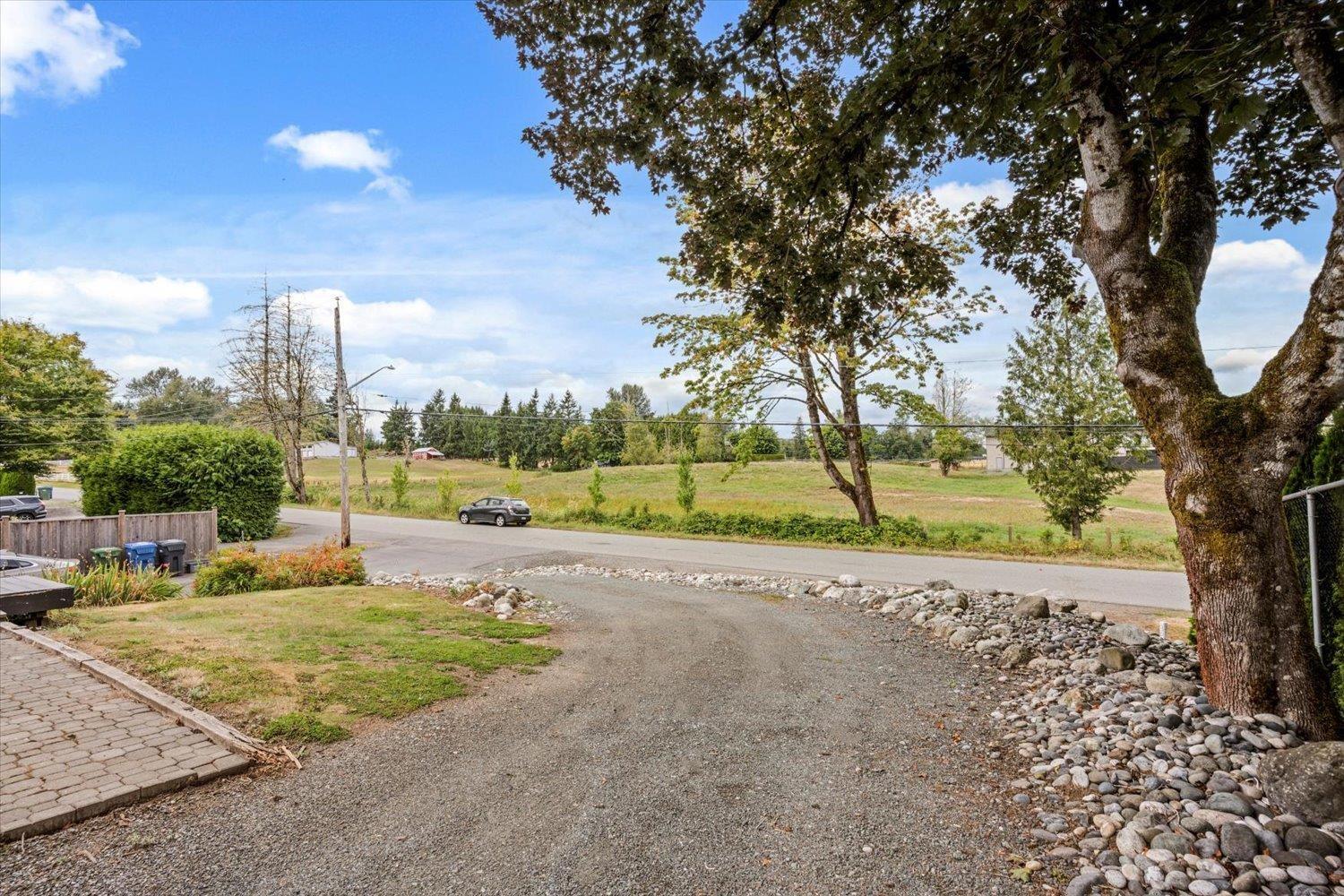 Photo 4 of 29554 Duncan Avenue, Abbotsford BC