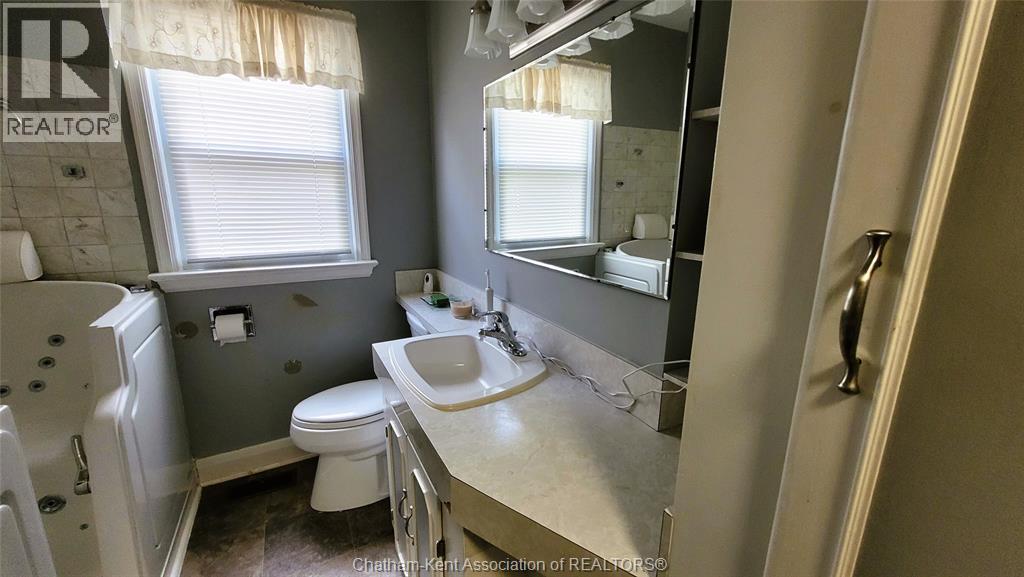 Photo 12 of 54 Dundas Street, Wallaceburg ON