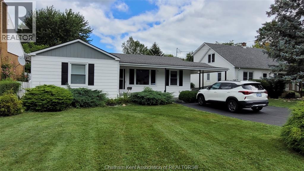 Photo 20 of 54 Dundas Street, Wallaceburg ON