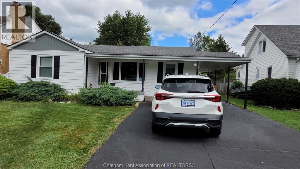 Photo 21 of 54 Dundas Street, Wallaceburg ON
