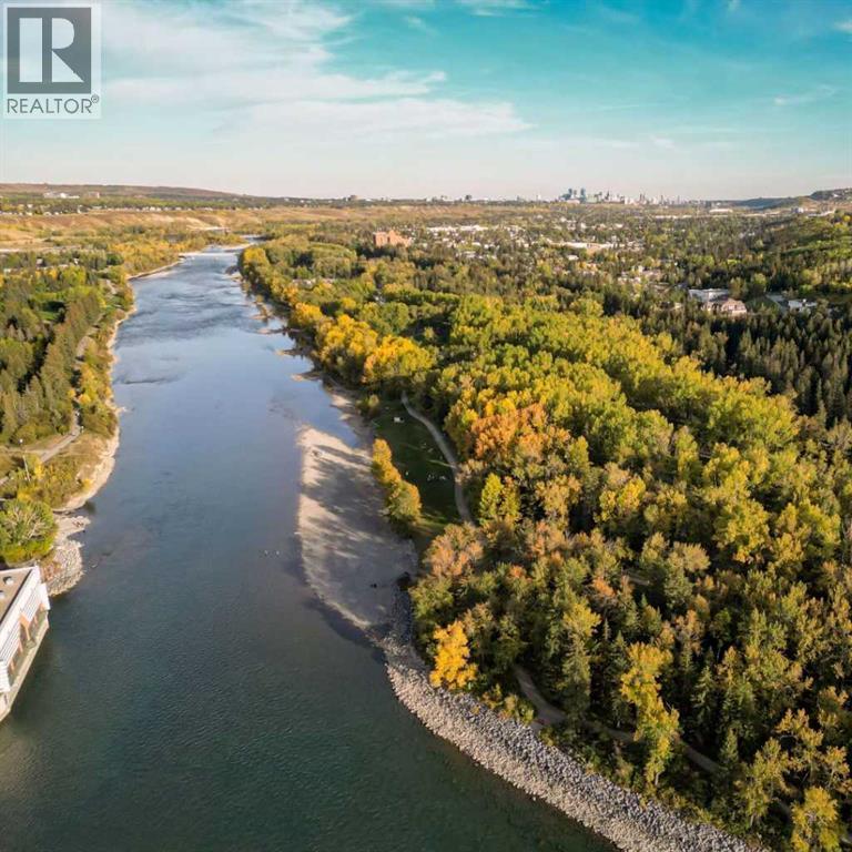 Photo 3 of 124 Greenwich Heath, Calgary AB